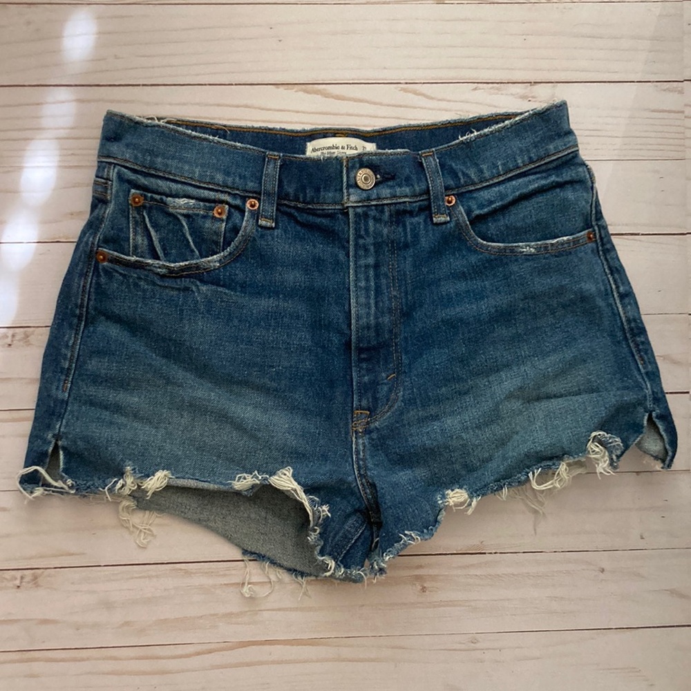 Abercrombie The Mom Jean Short High Rise 4 / 27